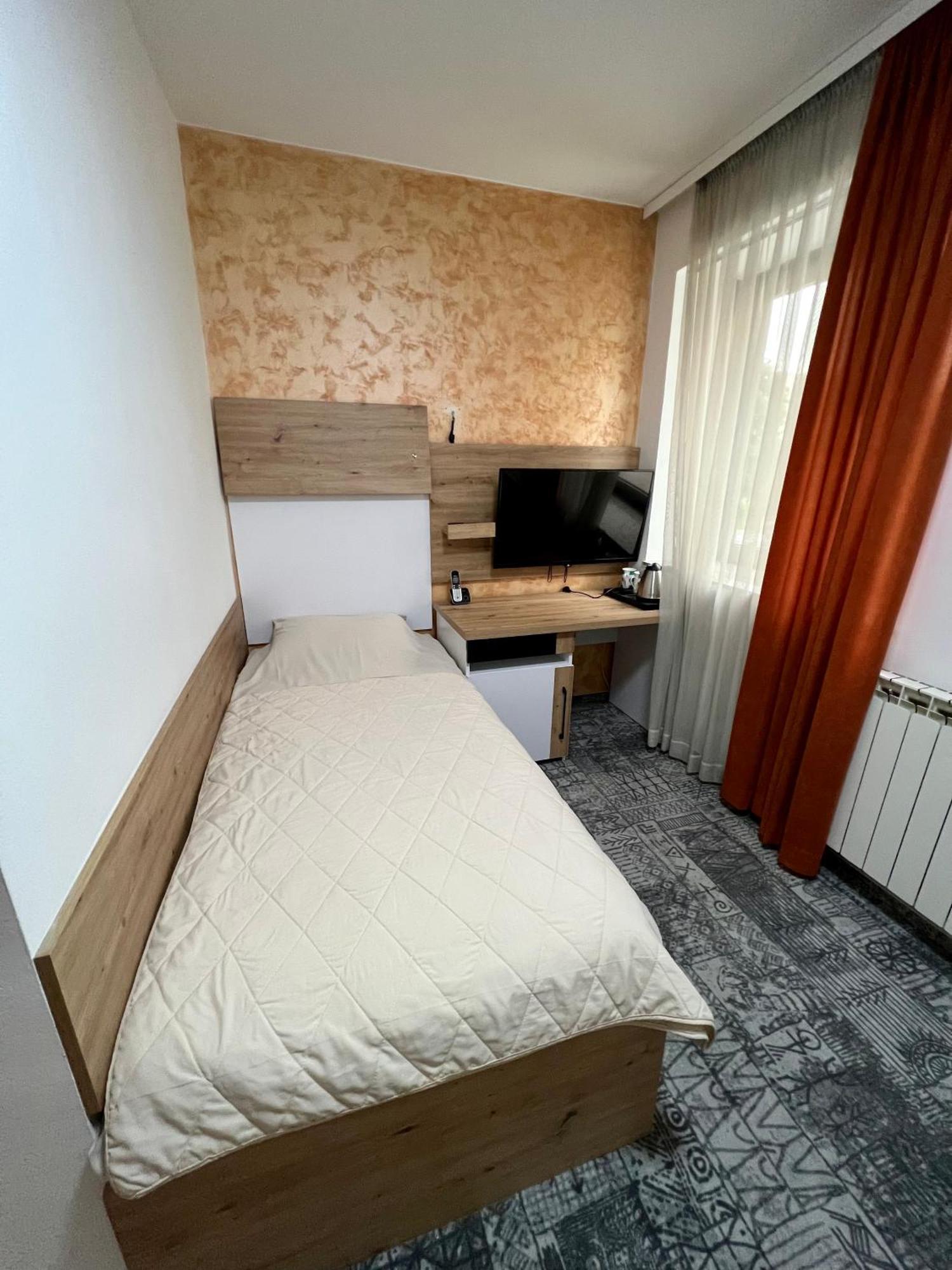 Hotel Brkic Sarajevo Airport - Free Parking Extérieur photo